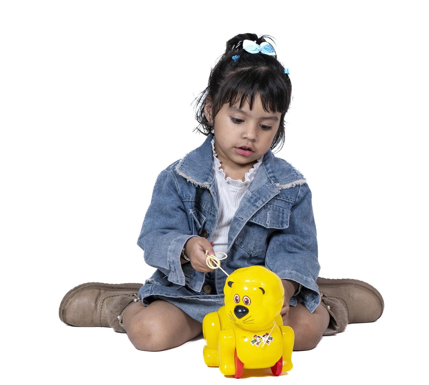 ToyBharat Circus Lion Pull-Along Toy is a vibrant, multicolour travel toy designed for toddlers aged 1-6. A safe and fun indoor-outdoor gift, it encourages movement, coordination, and imaginative play.