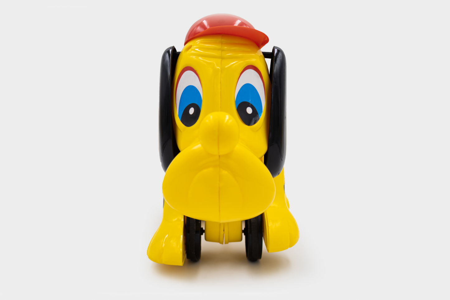 ToyBharat My Snoopy Dog Pull Along Toy is a multicolour travel toy for kids aged 1-6 years. With realistic dog design, it boosts motor skills, encourages walking, and ensures safe indoor and outdoor play.